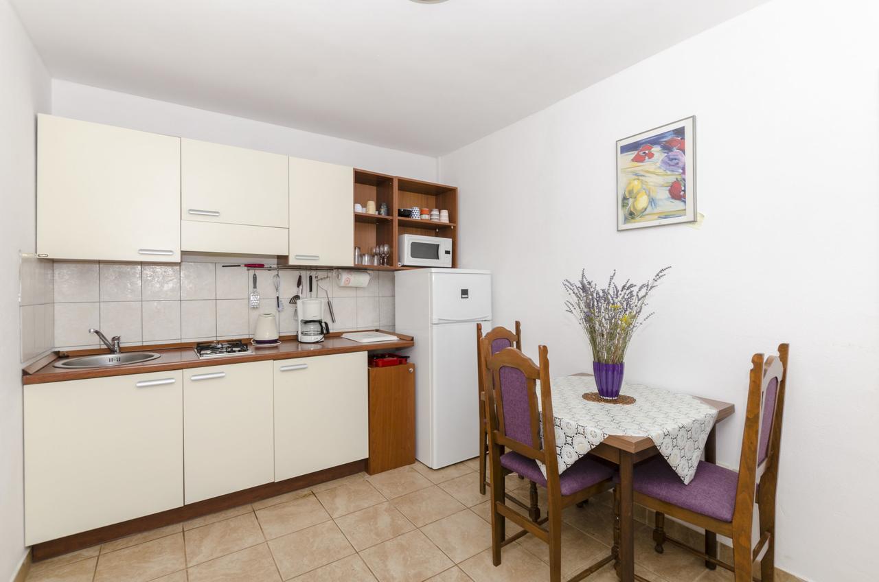 Apartments Dinko Gdinj Экстерьер фото
