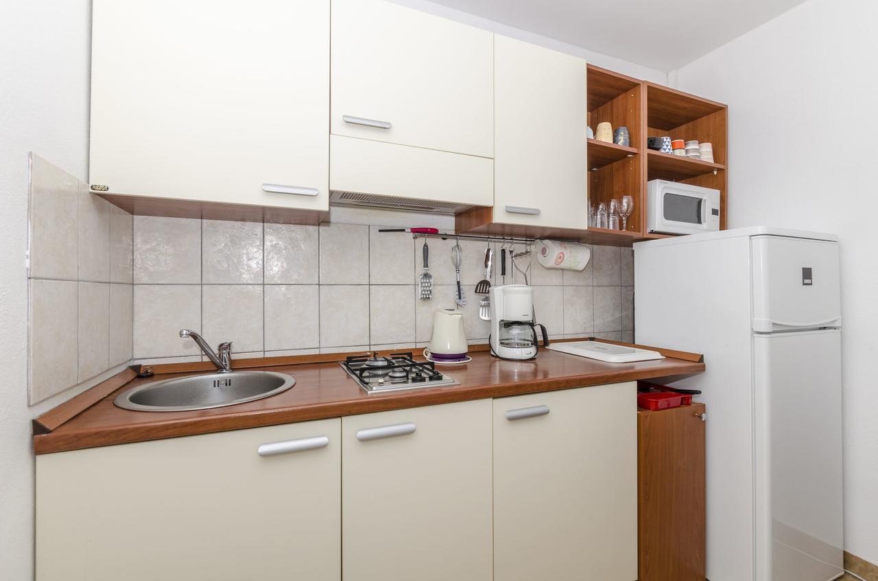 Apartments Dinko Gdinj Экстерьер фото