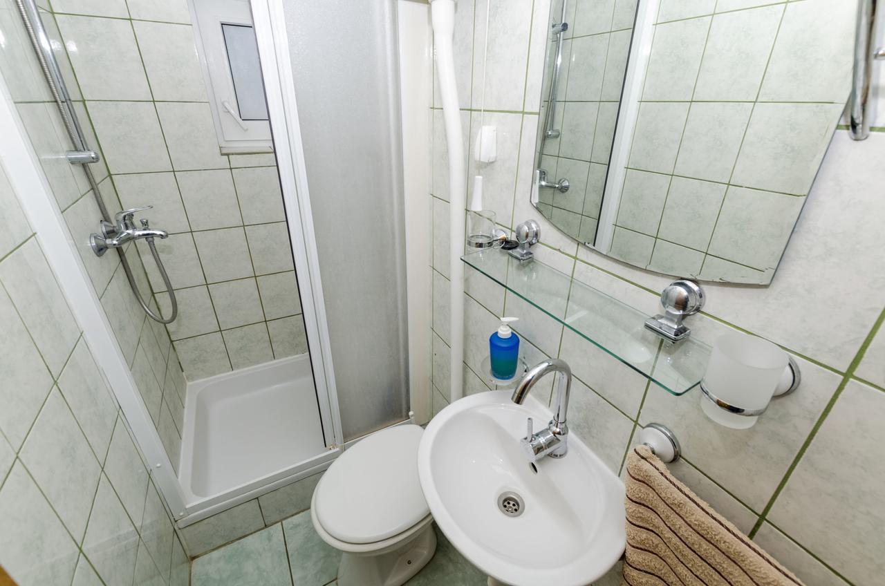 Apartments Dinko Gdinj Экстерьер фото